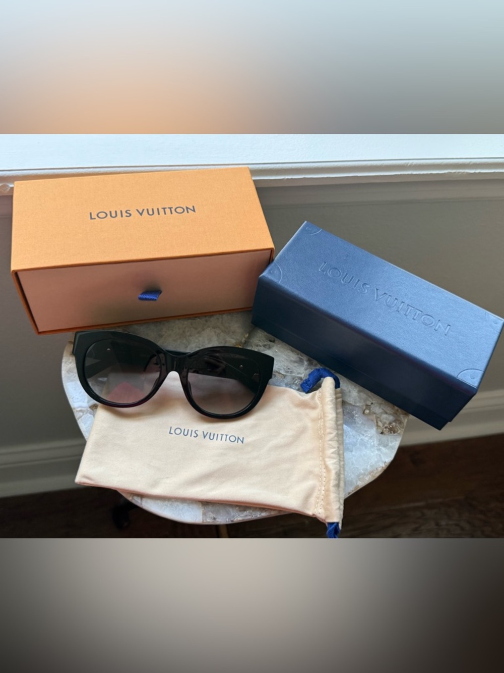 Authentic Women’s Louis Vuitton LV GO-14 Round Sunglasses